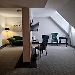 Palac Na Wodzie & Aparthotel