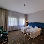 Palac Na Wodzie & Apartahotel 3*