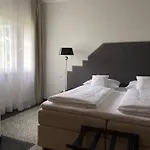 Aparthotel Palac Na Wodzie & Jelenia Gora