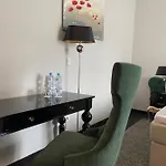 Apartahotel Palac Na Wodzie & Jelenia Góra