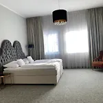 Palac Na Wodzie & 3*
