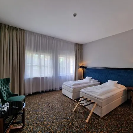 Palac Na Wodzie & Apartahotel 3*