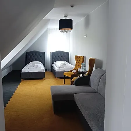 Palac Na Wodzie & Еленя-Гура