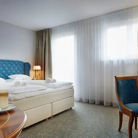 Palac Na Wodzie & 4*