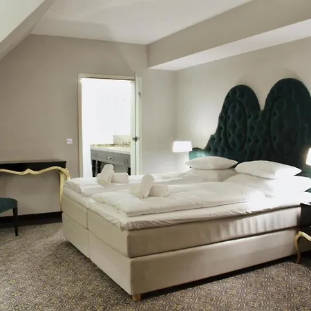 Palac Na Wodzie & Apartahotel 3*
