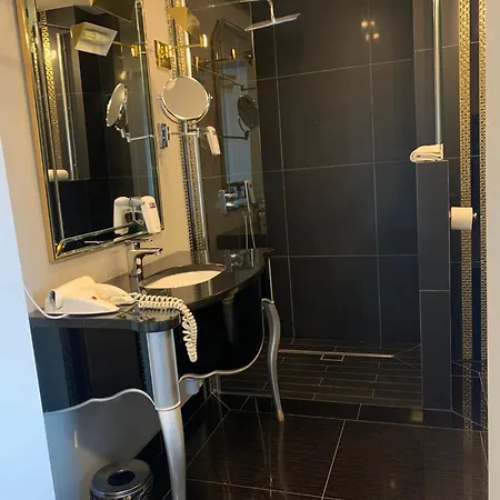 Hotel apartamentowy Pałac Na Wodzie 3*