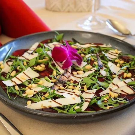 Palac Na Wodzie & 4* Еленя-Гура