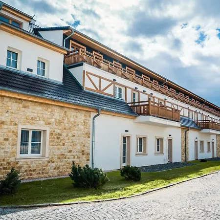 Palac Na Wodzie & 4* Еленя-Гура