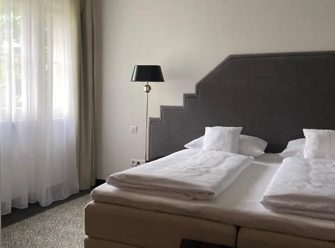 Aparthotel Palac Na Wodzie & Jelenia Gora
