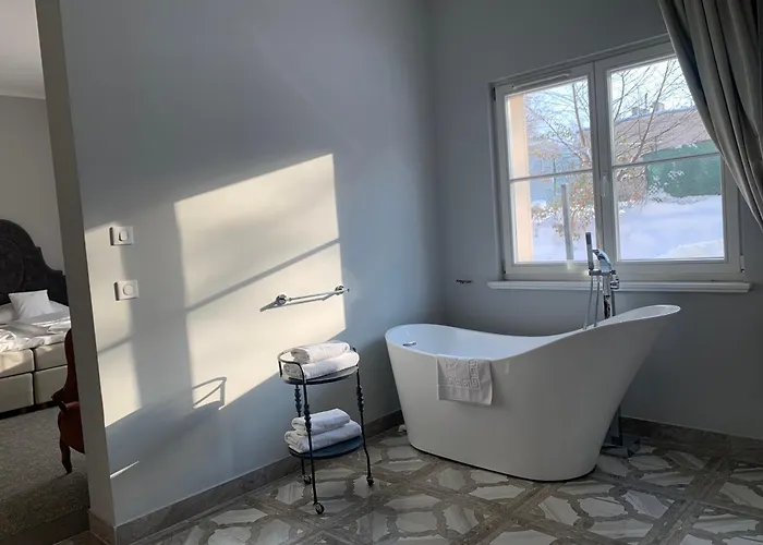 Palac Na Wodzie & 4*