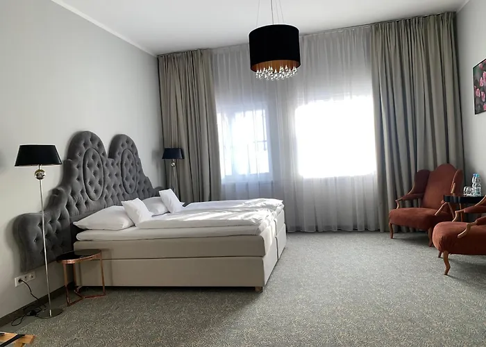 Palac Na Wodzie & 4*