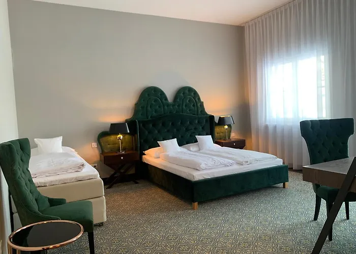 Palac Na Wodzie & 4*