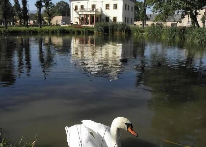 Palac Na Wodzie & Aparthotel Jelenia Gora