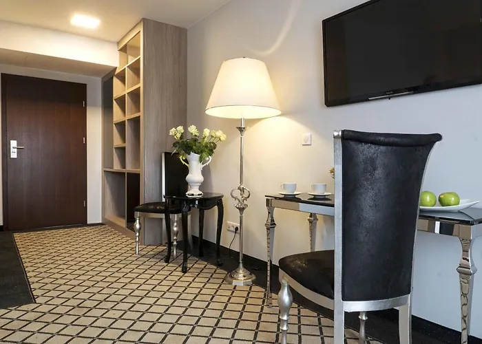 Aparthotel Palac Na Wodzie & 4*