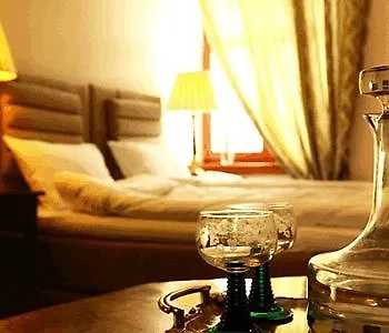 Palac Na Wodzie & Aparthotel 4*