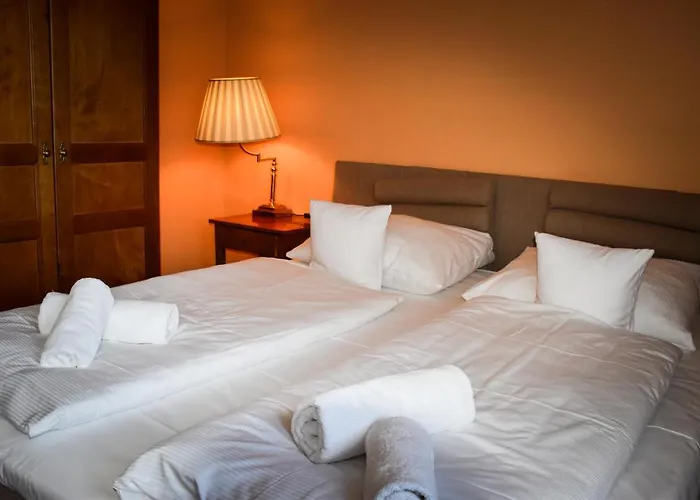 Palac Na Wodzie & 4*